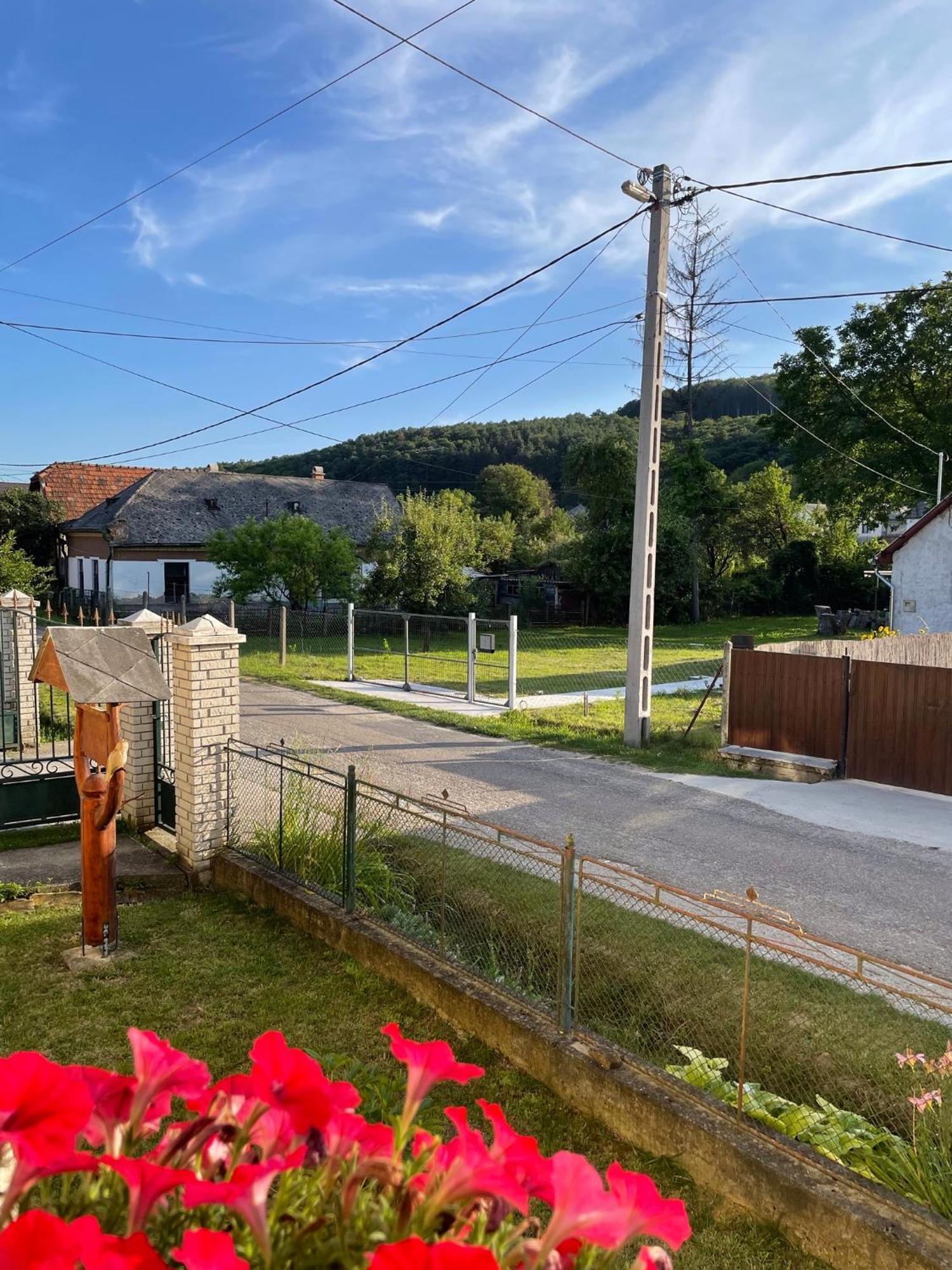 Falubiro Vendeghaza Bekolce Exterior foto